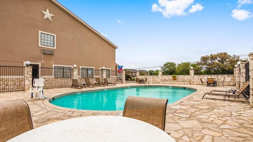 Texan Inn By OYO Beeville US-181 photo 4