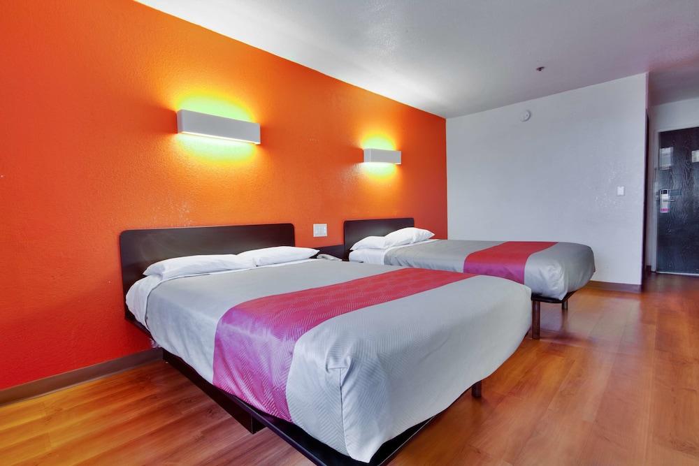 Motel 6 Dallas, TX - Fair Park photo 21