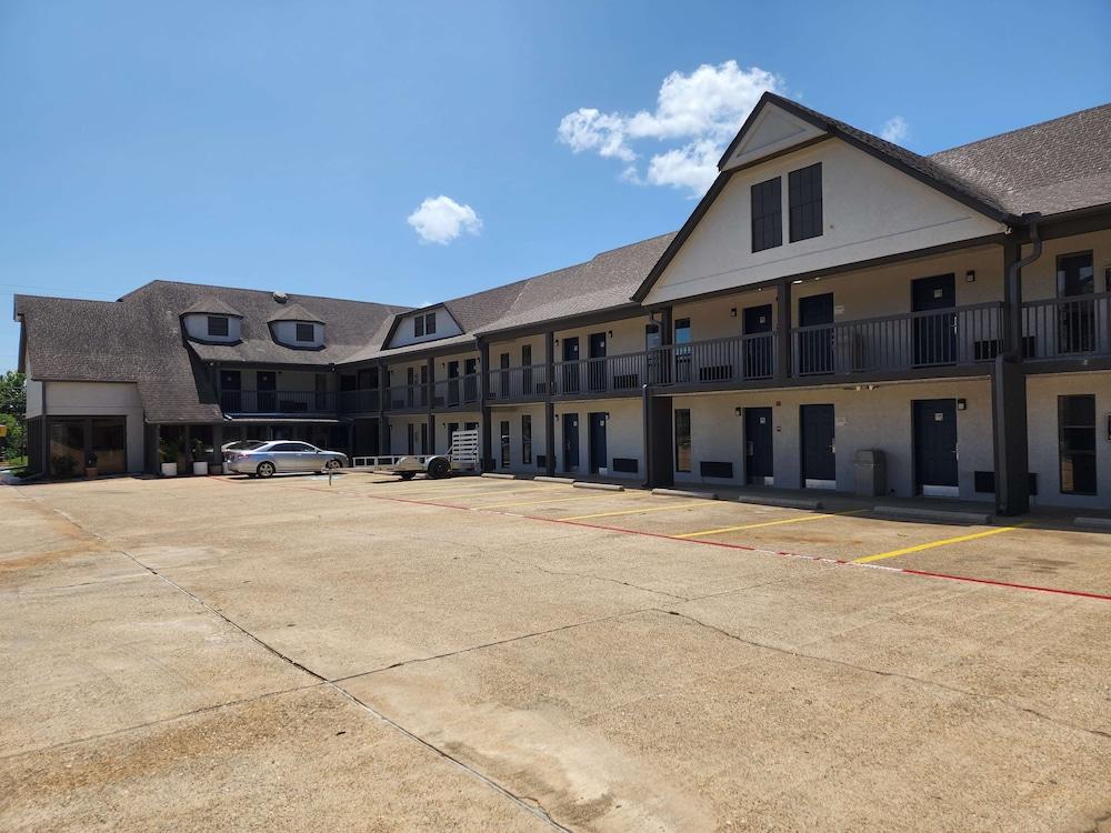 Americas Best Value Inn Longview photo 17