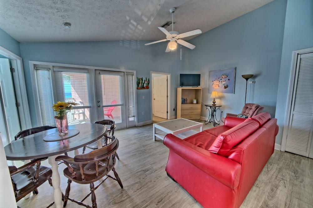 Pineapple Villas on Laguna Beach photo 47