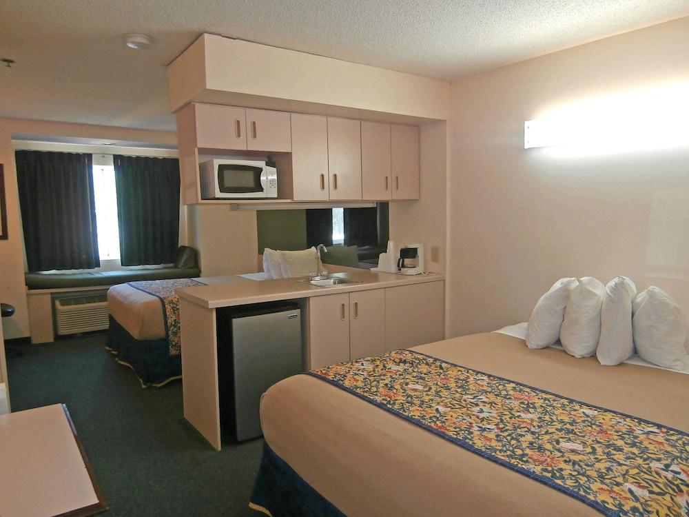 Americas Best Value Inn & Suites McDonough photo 5