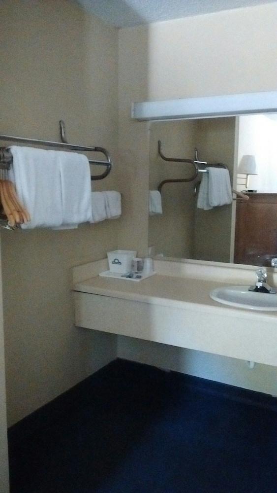 Days Inn by Wyndham York Alabama photo 19