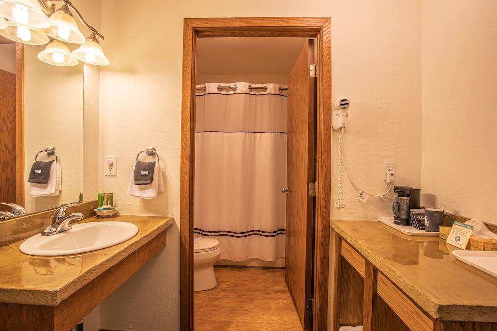 Open Hearth Lodge photo 29