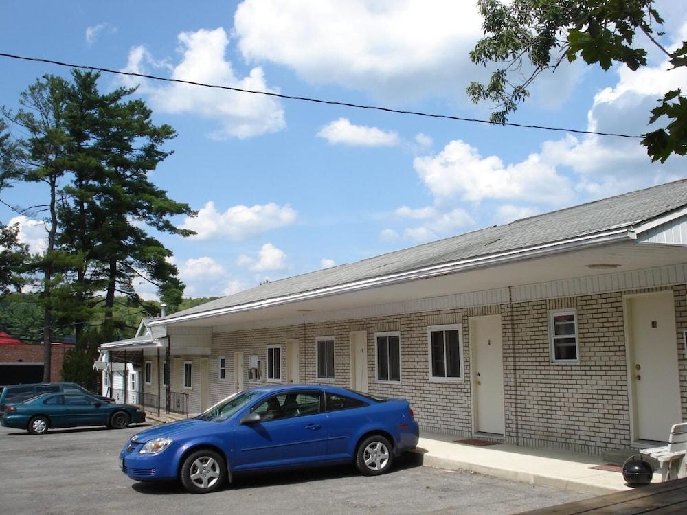 Cedar Grove Motel photo 1