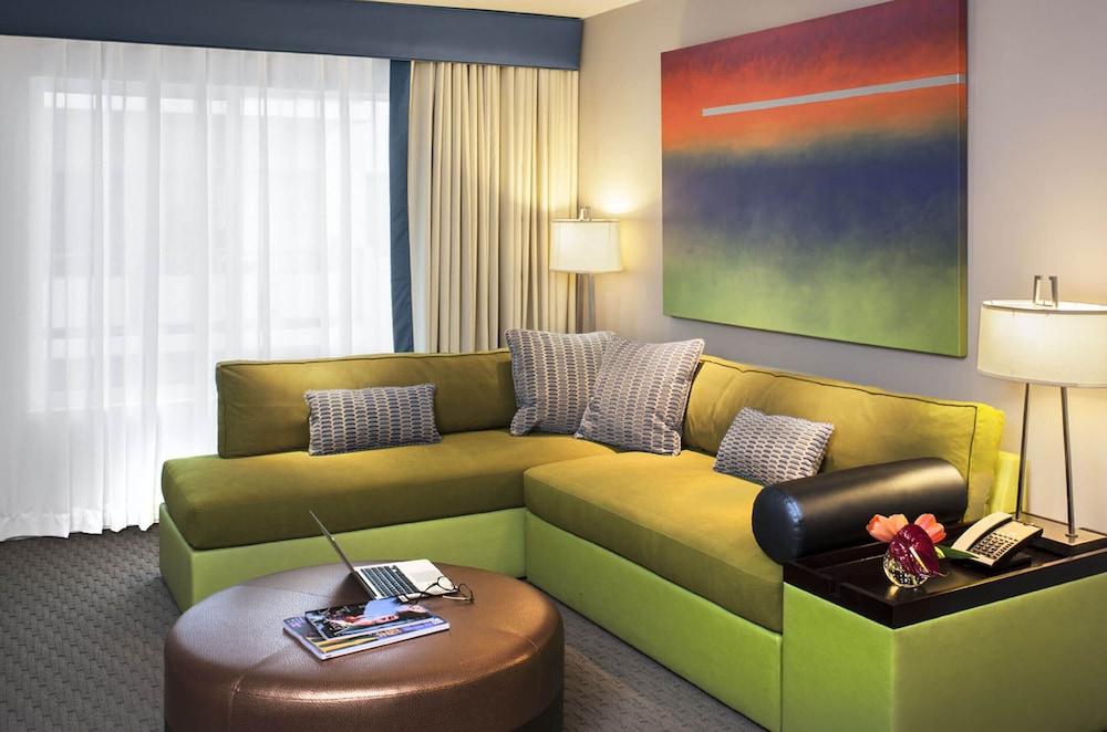 Sunset Marquis photo 3