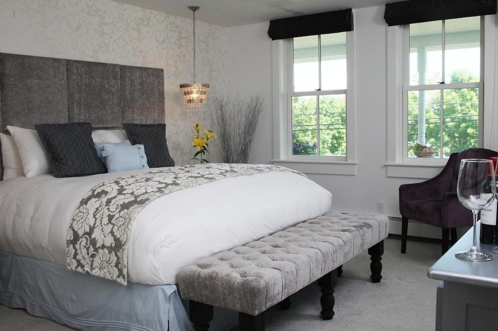Camden Harbour Inn photo 8