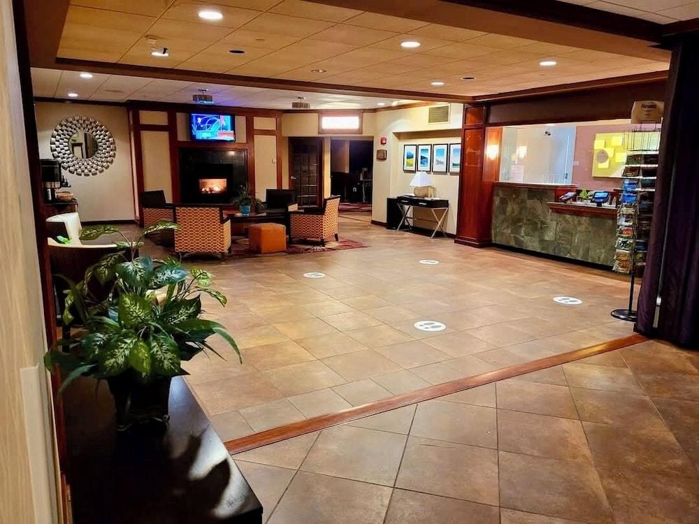 Cortina Inn photo 2