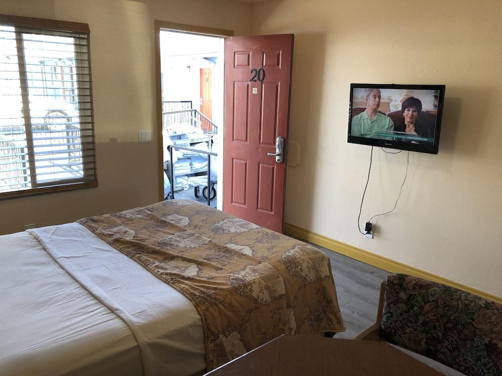 Blue Seal Inn photo 12