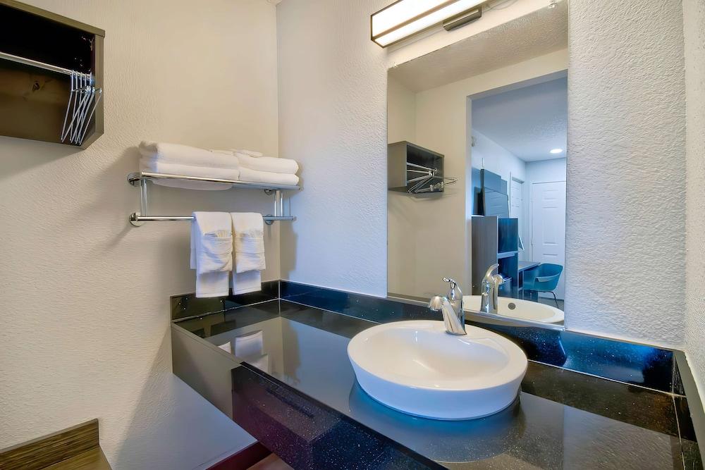 Motel 6 Vallejo, CA - Six Flags West photo 29
