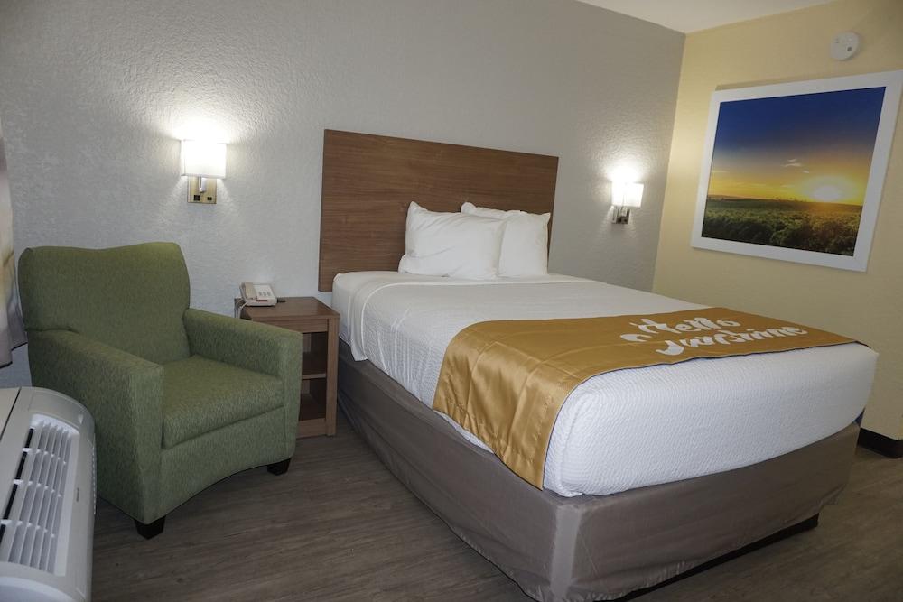 Days Inn by Wyndham Apopka/Orlando photo 12