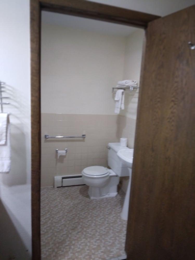 Northwoods Motels photo 22