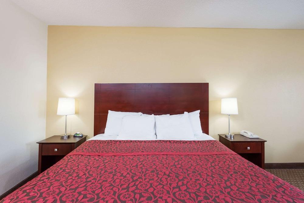 Days Inn by Wyndham Reidsville photo 7