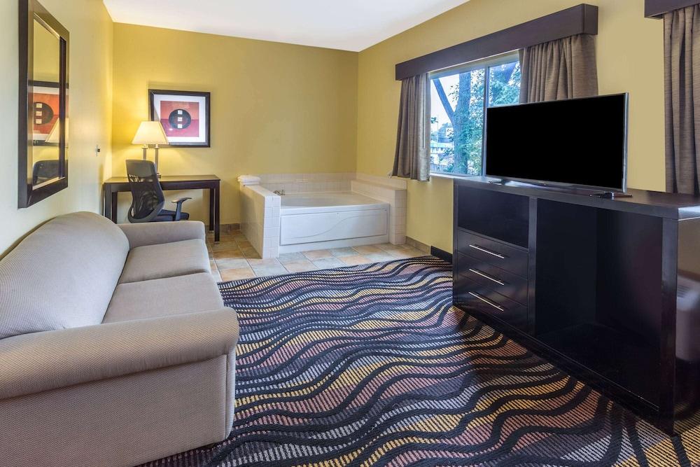 AmericInn by Wyndham Streator photo 5