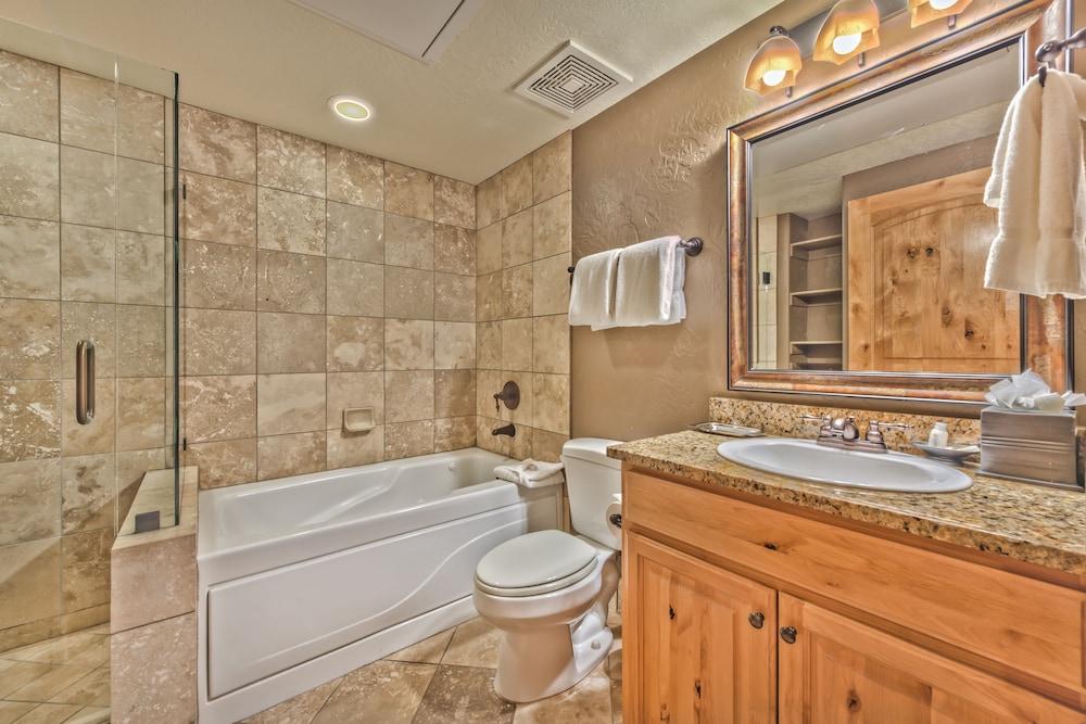Silverado Lodge photo 54