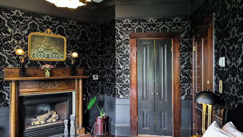The Weller House photo 43