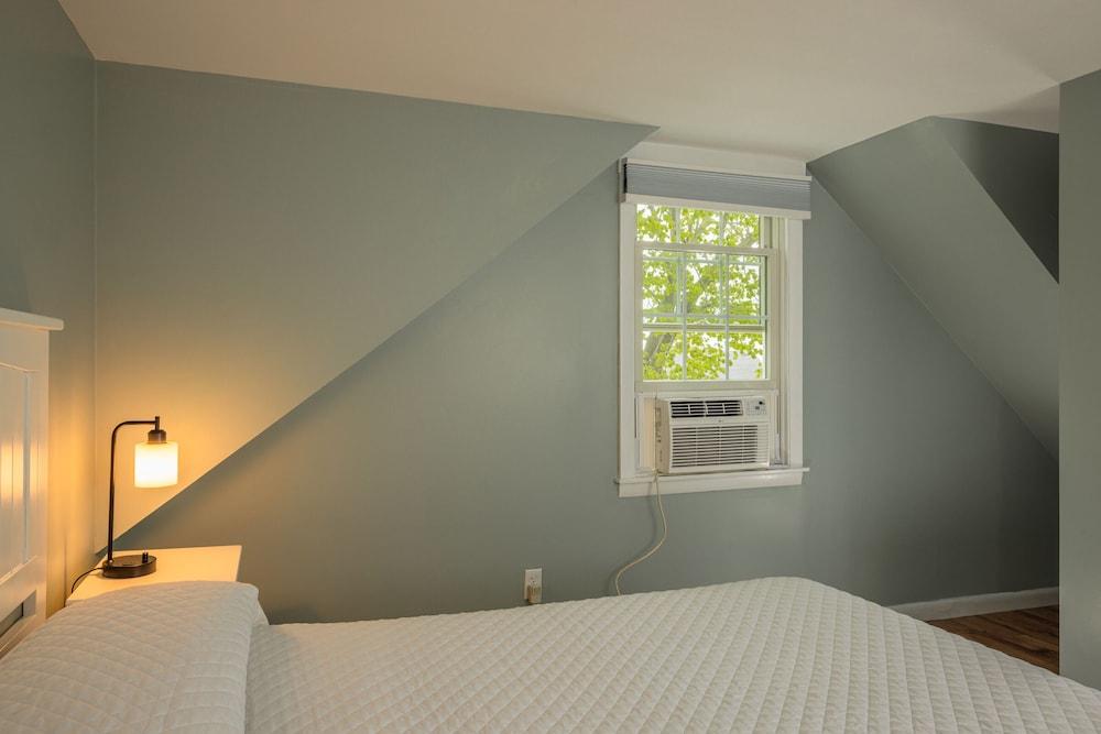 Eagle House Motel photo 86