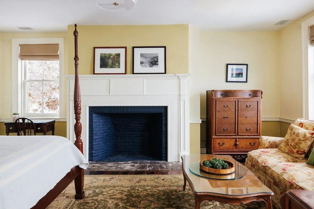 Elmrock Inn photo 10