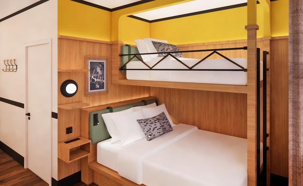 voco Astoria by IHG photo 3