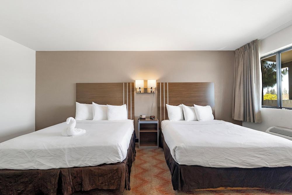 Heritage Inn Express Roseville photo 8