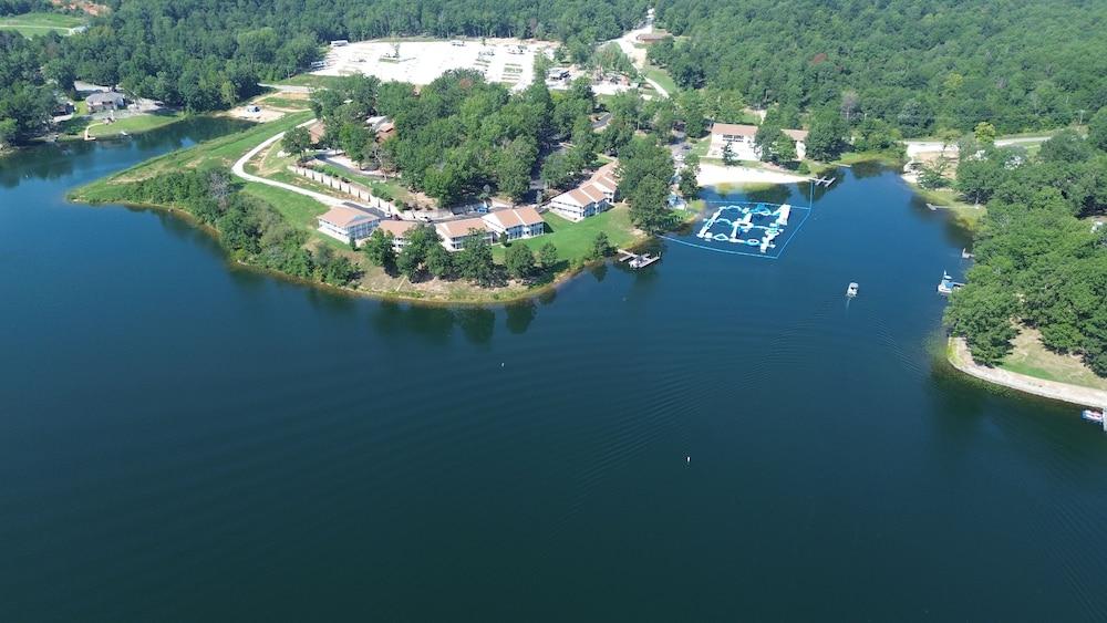 Crown Point Resort photo 1