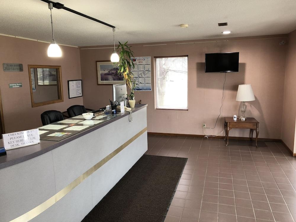Denison Inn & Suites photo 5