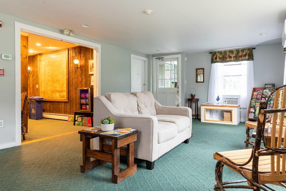 The Lodge at West River photo 40