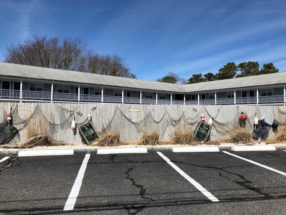 Doryman Motel photo 9