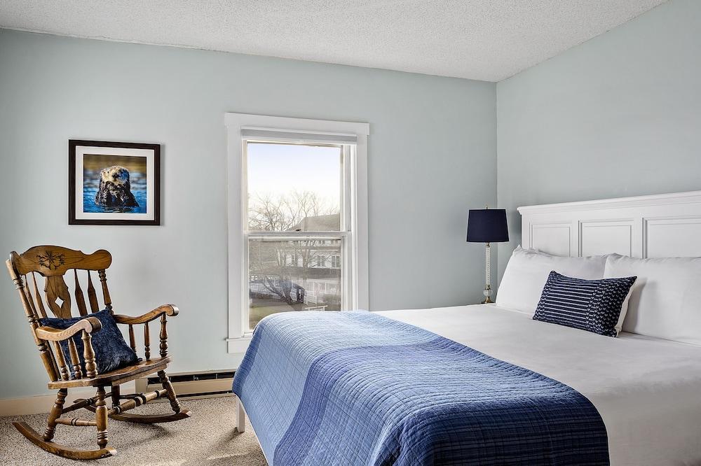 East Wind Inn on the Water photo 54