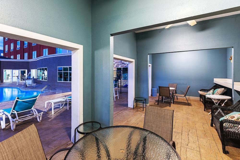 Holiday Inn Express Hotel & Suites - Houston Space Center by IHG photo 11