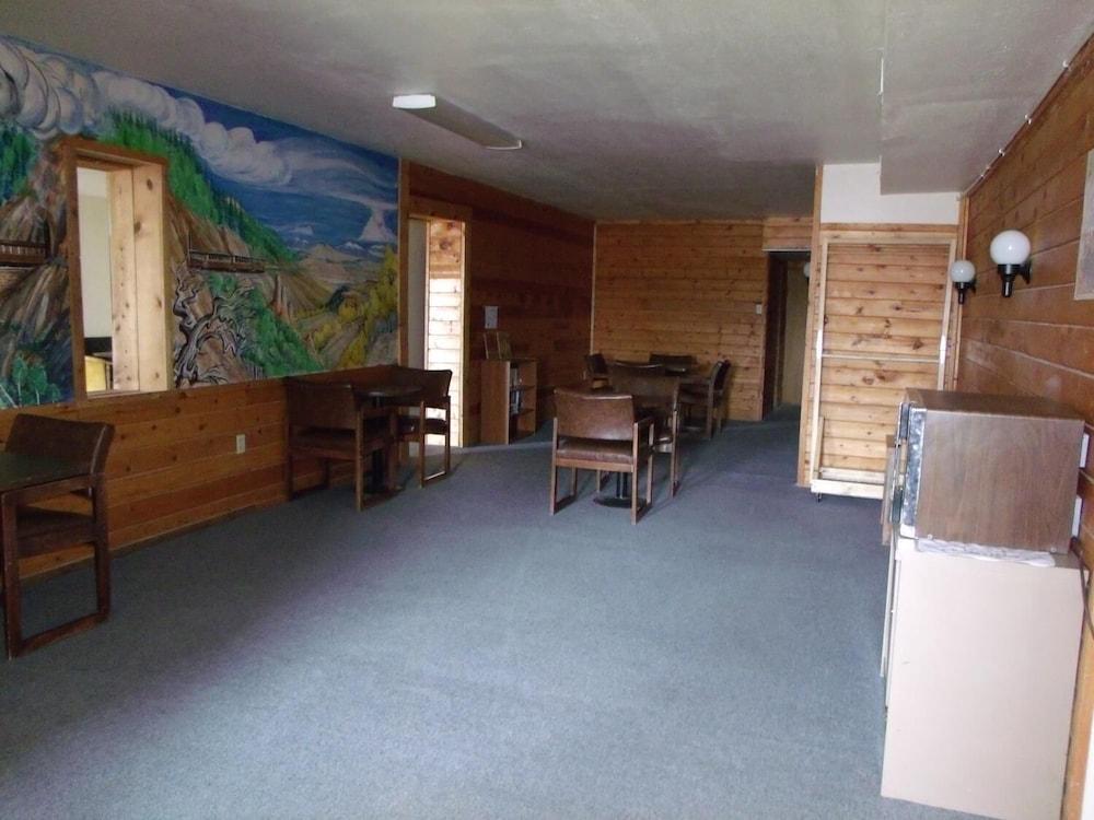 Narrow Gauge Railroad Inn photo 4