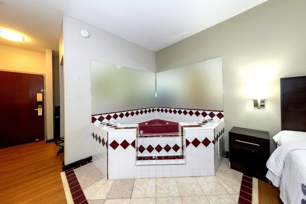Red Roof Inn Atlanta Southeast - Stockbridge photo 29