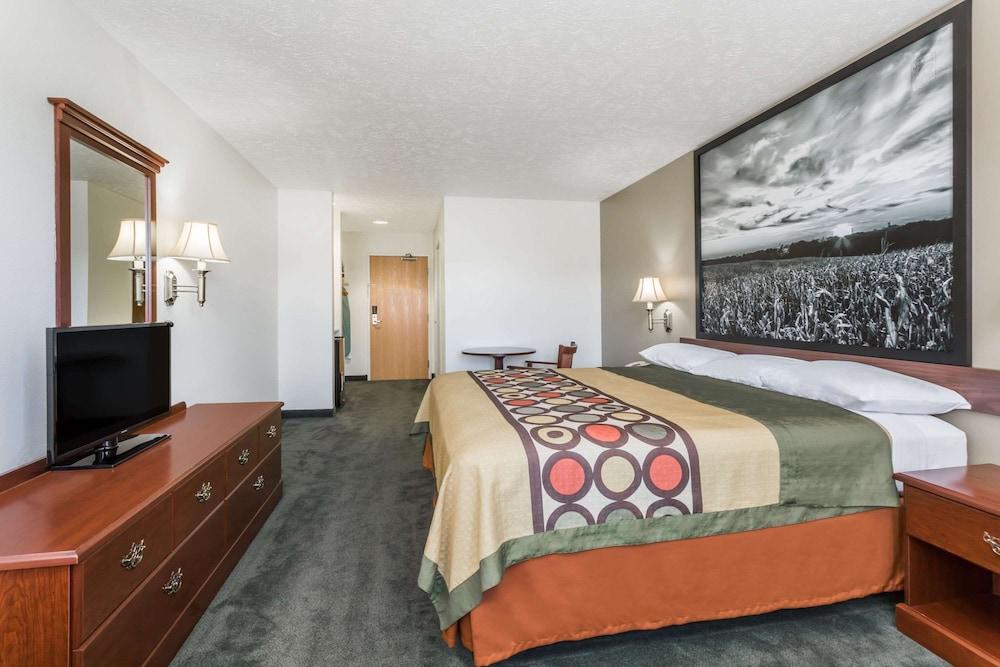 Super 8 by Wyndham Alma photo 4