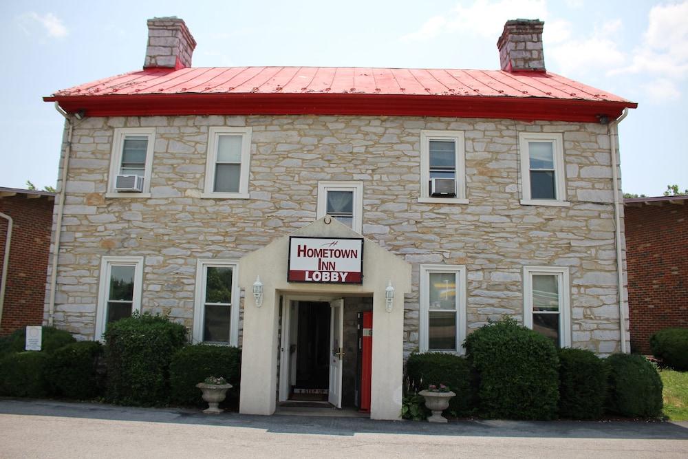 Hometown Inn Staunton photo 22