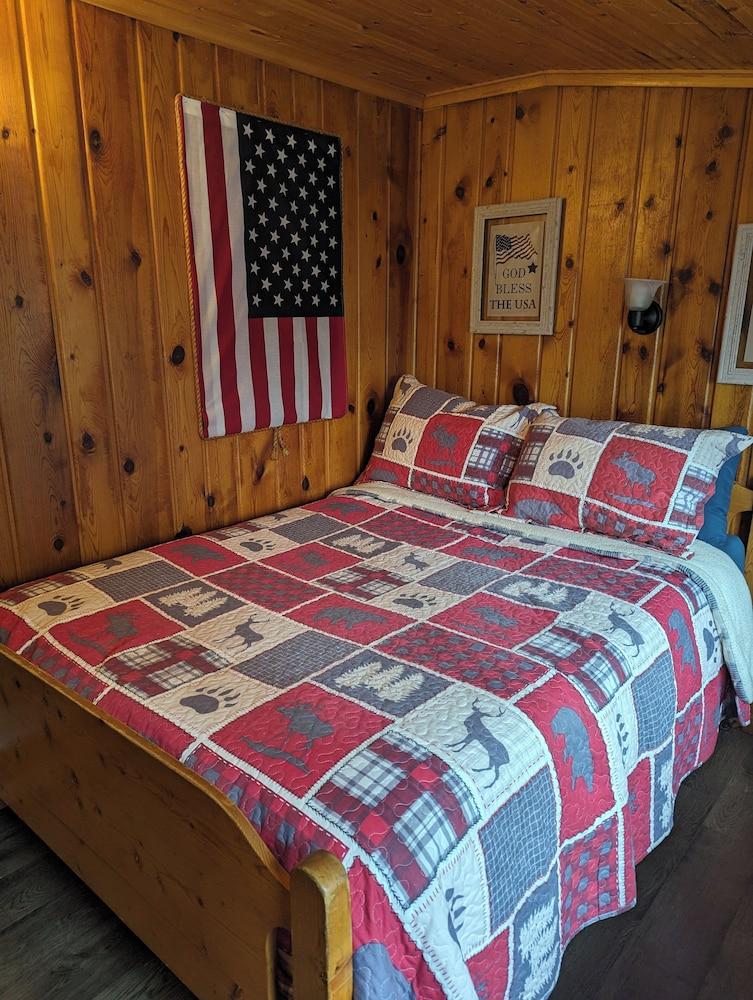 Ponderosa Pines Inn and Cabins photo 53