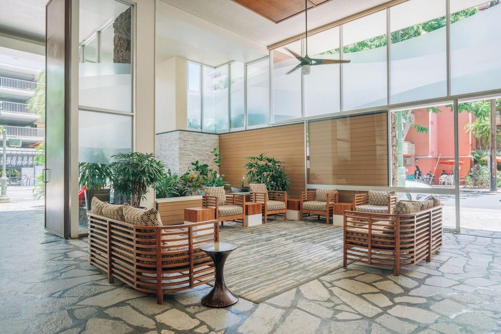 Pacific Monarch Hotel photo 2