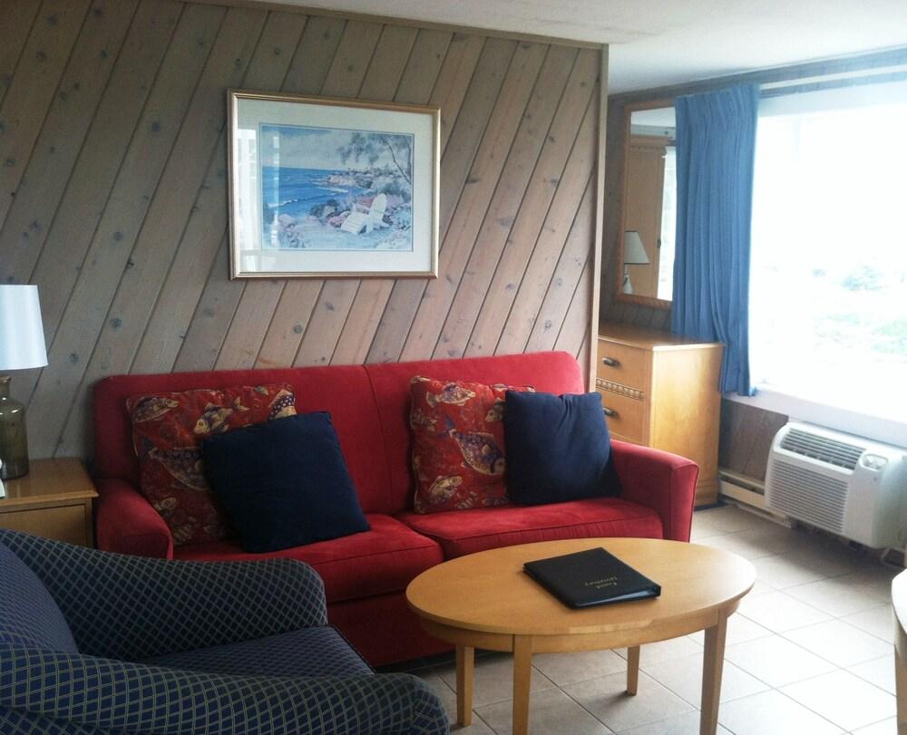 Mariner's Point Resort photo 14
