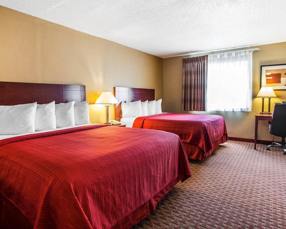 Quality Inn & Suites Davenport near I-80 photo 5