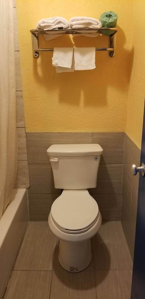 Executive Inn photo 14