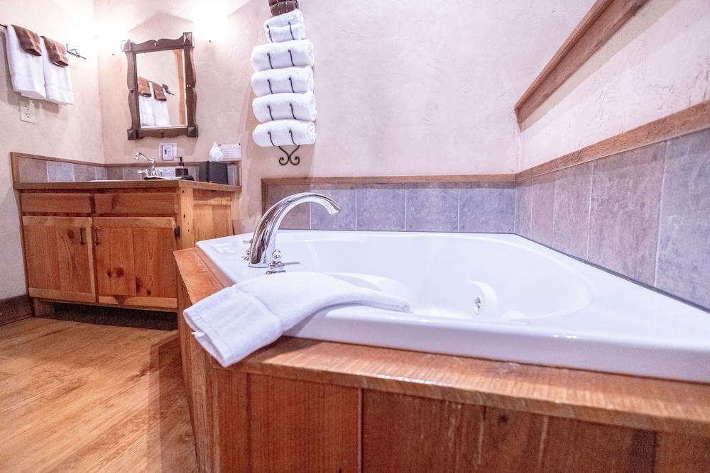 Ruidoso Lodge Cabins photo 72