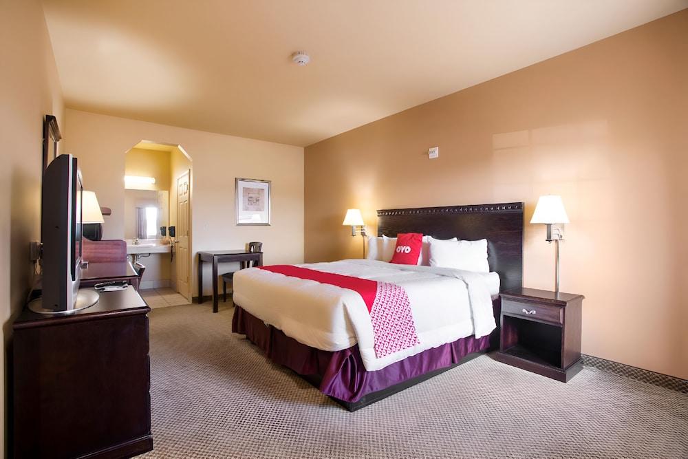 OYO Hotel Valley View TX, I-35 photo 1