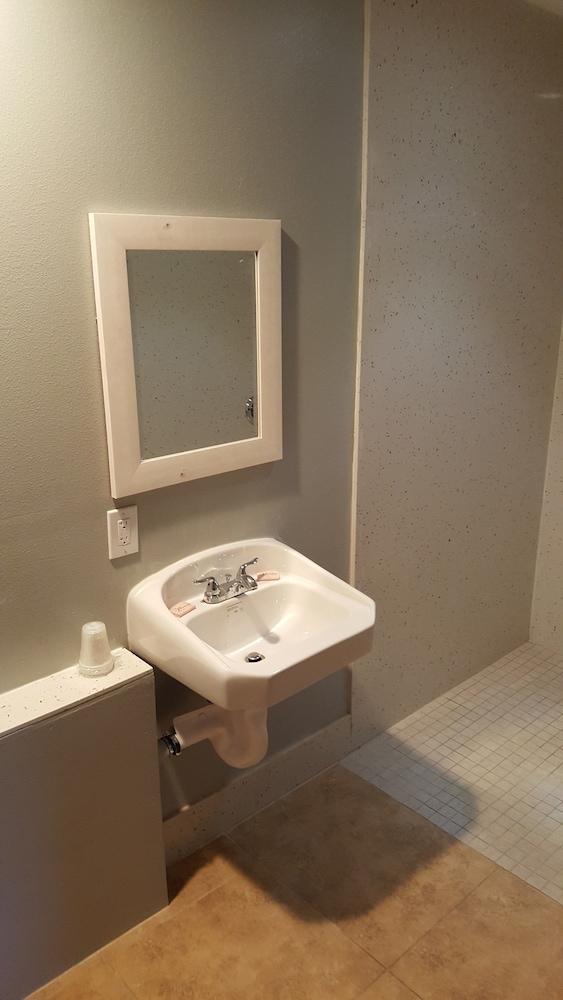 Fortuna Redwood Inn photo 8