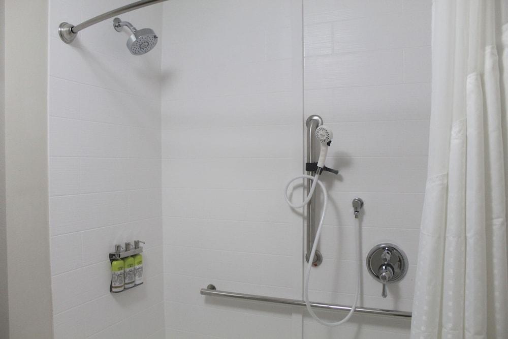 Holiday Inn Express & Suites Latta by IHG photo 51