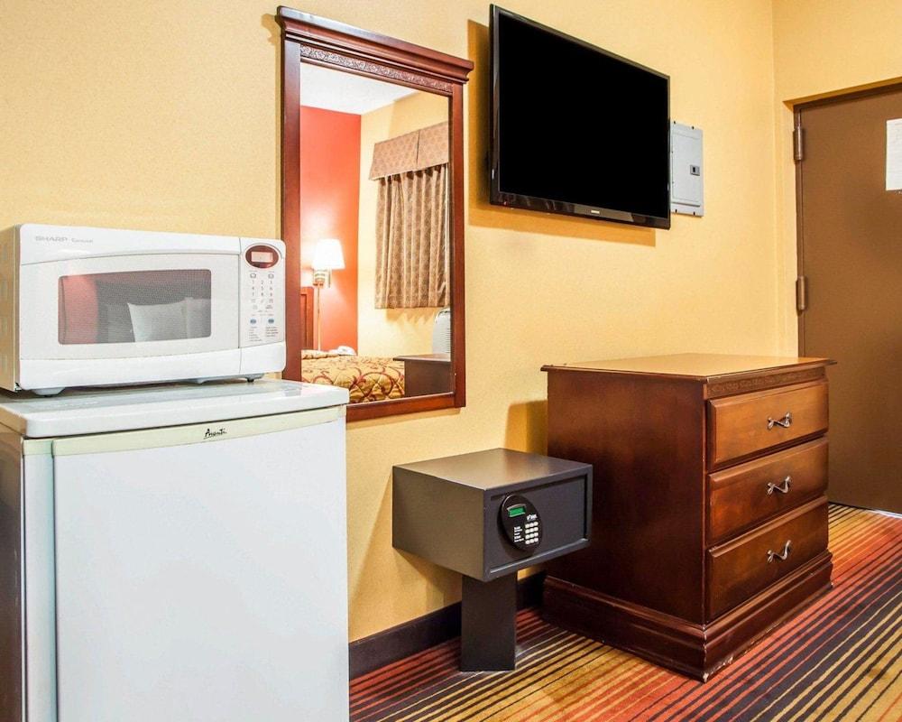 Rodeway Inn Jersey City North photo 16