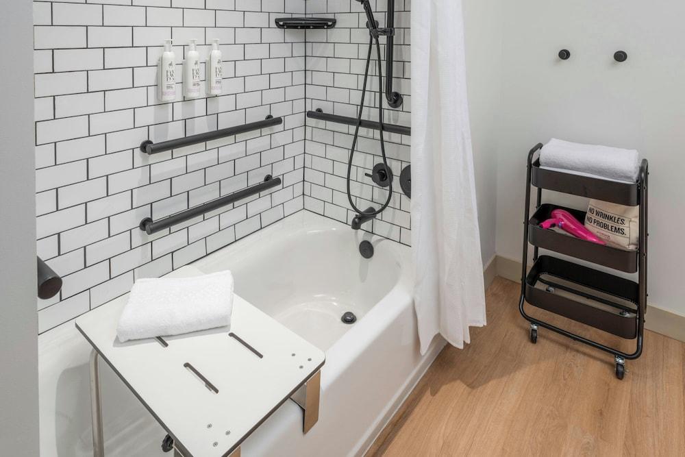 Moxy Fayetteville photo 27