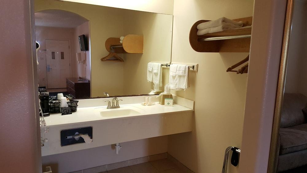 Flamingo Inn photo 17