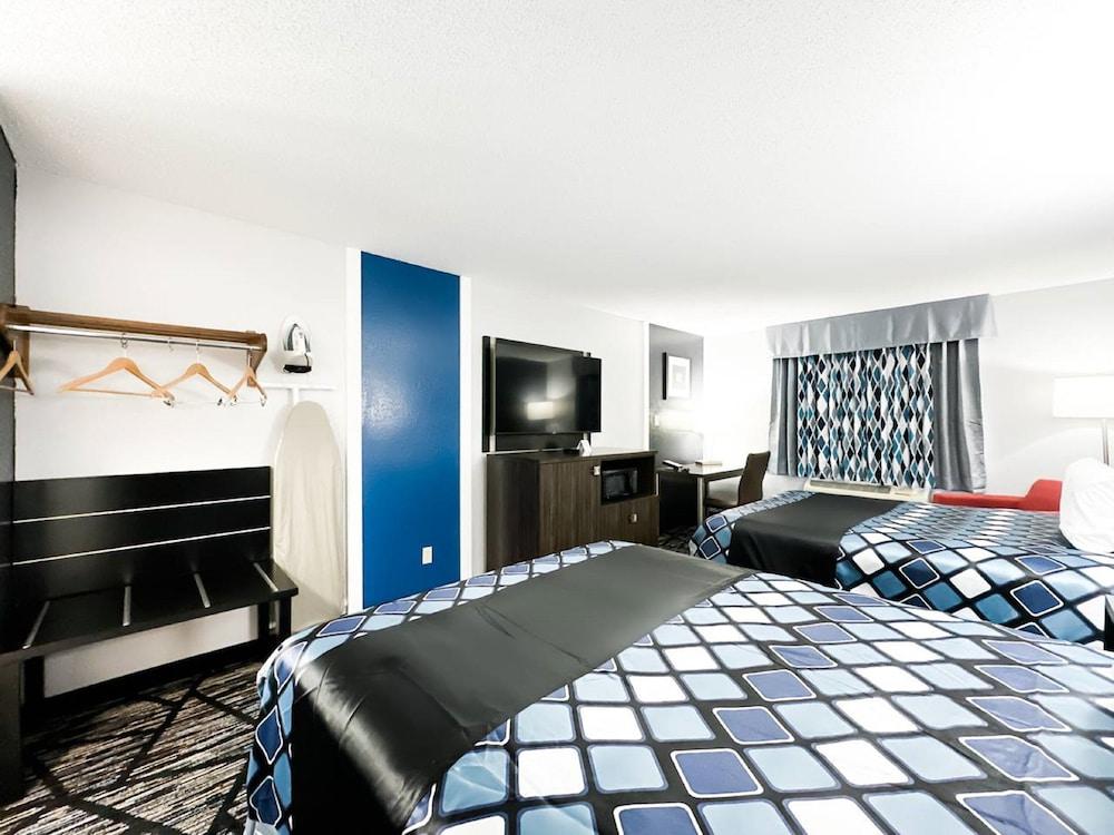 Blaine Town Inn & Suites photo 33