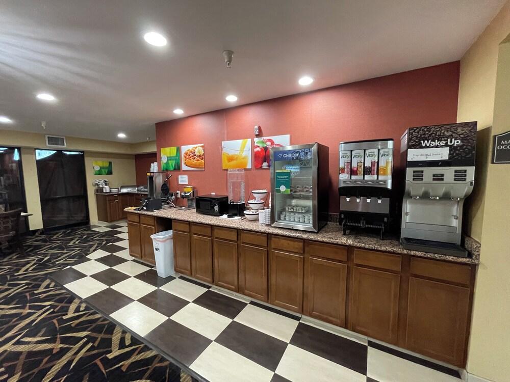 Quality Inn & Suites Mount Pleasant photo 30