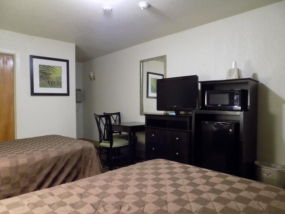 Budget Inn photo 8