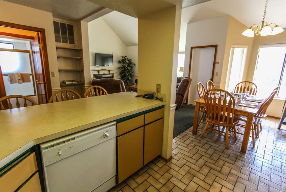 Wolf Creek Village photo 34