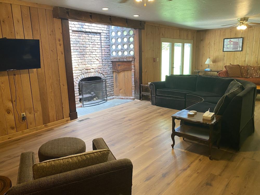 Foggy Mountain Lodge photo 4